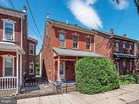 43 Walnut St in Pottstown, PA - Building Photo
