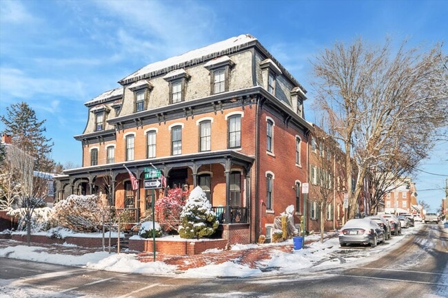 201 W Barnard St, Unit 1 in West Chester, PA - Building Photo - Building Photo