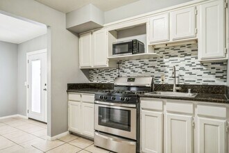 3921 Torsby Pl in Las Vegas, NV - Building Photo - Building Photo