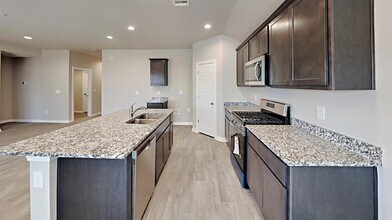 4304 Colt Dr in Mustang, OK - Building Photo - Building Photo