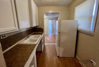 514 Ruddy St in Lockhart, TX - Building Photo - Building Photo