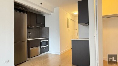 Modern Studio Apartment – East 39th Street in New York, NY - Building Photo - Building Photo