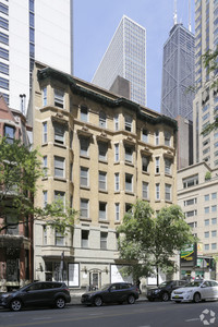 56-60 E Chicago Ave in Chicago, IL - Foto de edificio - Building Photo