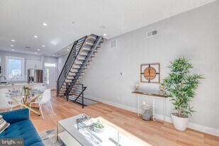 2636 Latona St in Philadelphia, PA - Building Photo