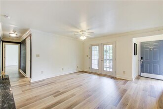 304 Madison Ct in Smyrna, GA - Building Photo - Building Photo