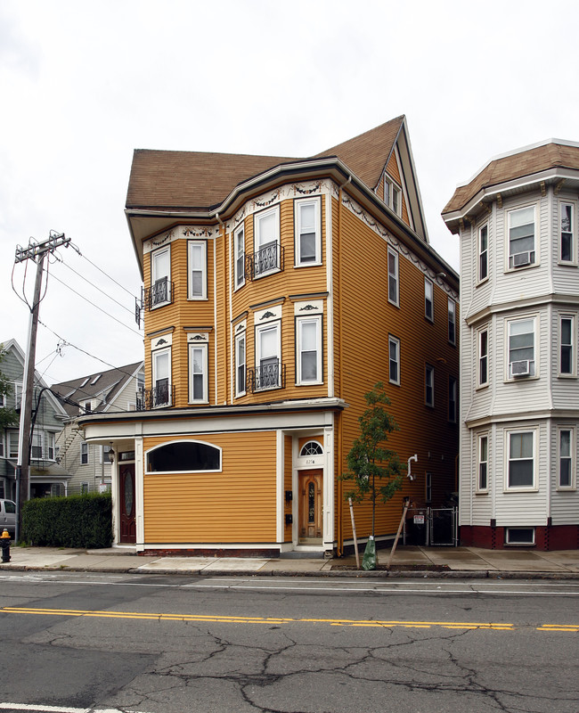 825 Dorchester Ave in Dorchester, MA - Foto de edificio - Building Photo