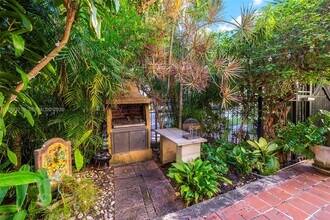 1361 Meridian Ave in Miami Beach, FL - Building Photo - Building Photo