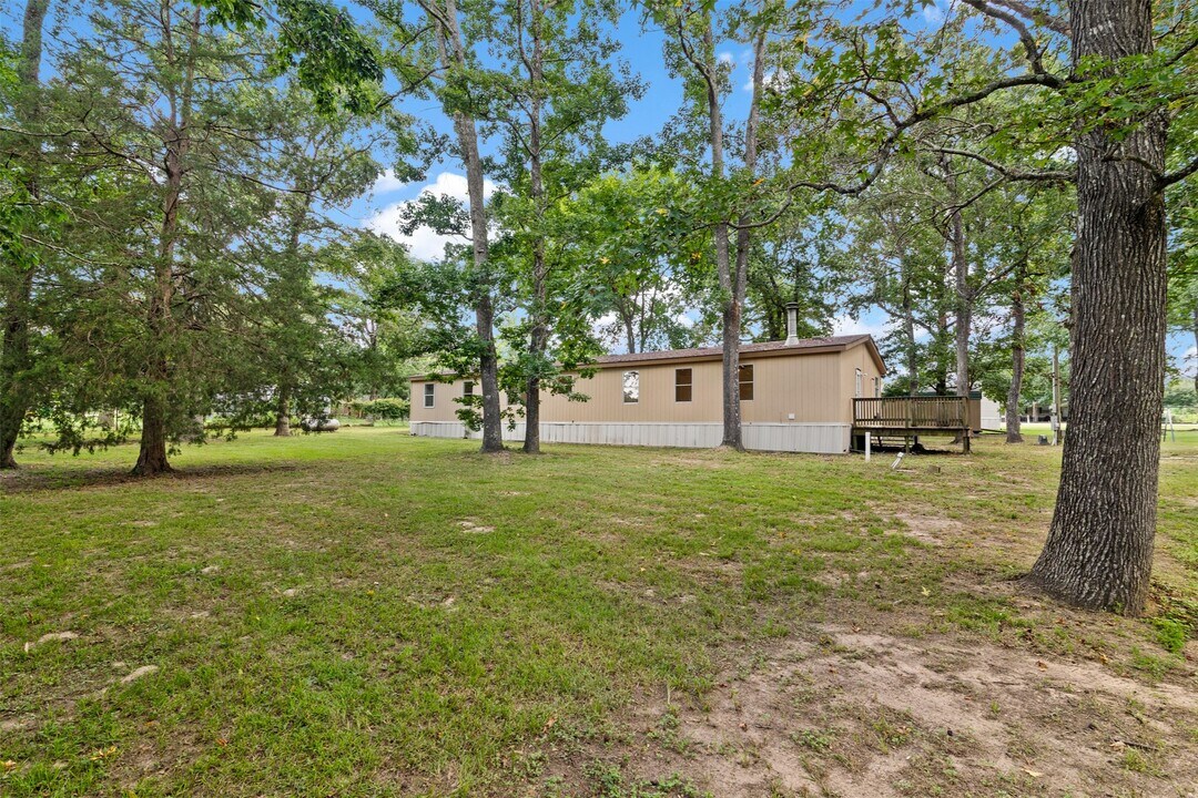 3756 Hickory Ln in Willis, TX - Building Photo