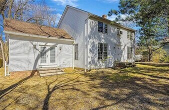 22325 Fairmount Blvd in Cleveland, OH - Foto de edificio - Building Photo