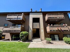 7150 W 20th Ave in Lakewood, CO - Building Photo