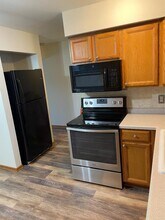 9221-9223 W Morgan Ave in Milwaukee, WI - Building Photo - Building Photo