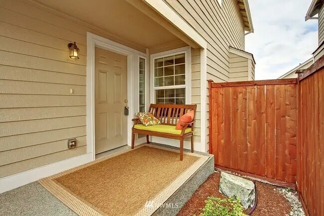 19331 114th Pl SE in Kent, WA - Foto de edificio - Building Photo