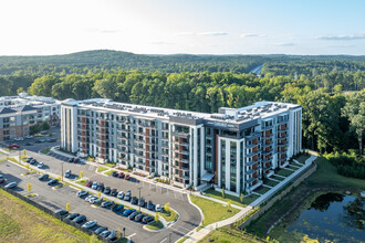 Carraway Village in Chapel Hill, NC - Foto de edificio - Building Photo