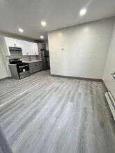 818 Communipaw Ave, Unit 1R in Jersey City, NJ - Foto de edificio - Building Photo