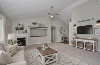 8872 Richmond Rd in Union, KY - Building Photo - Building Photo