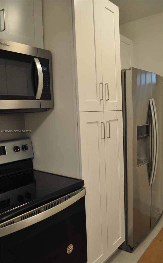 2617 Segovia St in Coral Gables, FL - Building Photo - Building Photo