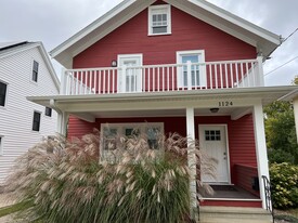 1124 Emerald St, Unit 1 in Madison, WI - Building Photo