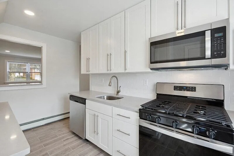 73 Wolff Ave in Edison, NJ - Building Photo