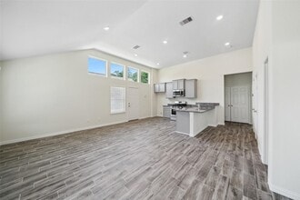 222 N Lynx Trail in Montgomery, TX - Building Photo - Building Photo