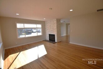 1327 S Leadville Ave in Boise, ID - Building Photo - Building Photo