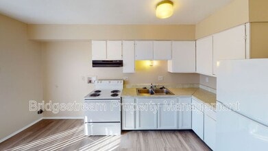 4653 Wayne Meadows Cir in Huber Heights, OH - Building Photo - Building Photo