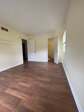 185 Rita Ct, Unit B in Bartlett, IL - Foto de edificio - Building Photo