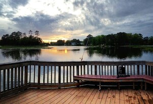 Linkhorn Bay Apartments