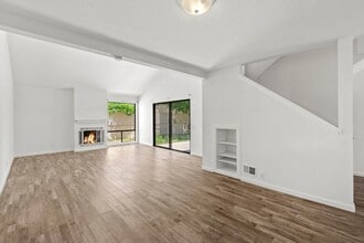 130 E 21st St in Costa Mesa, CA - Building Photo - Building Photo