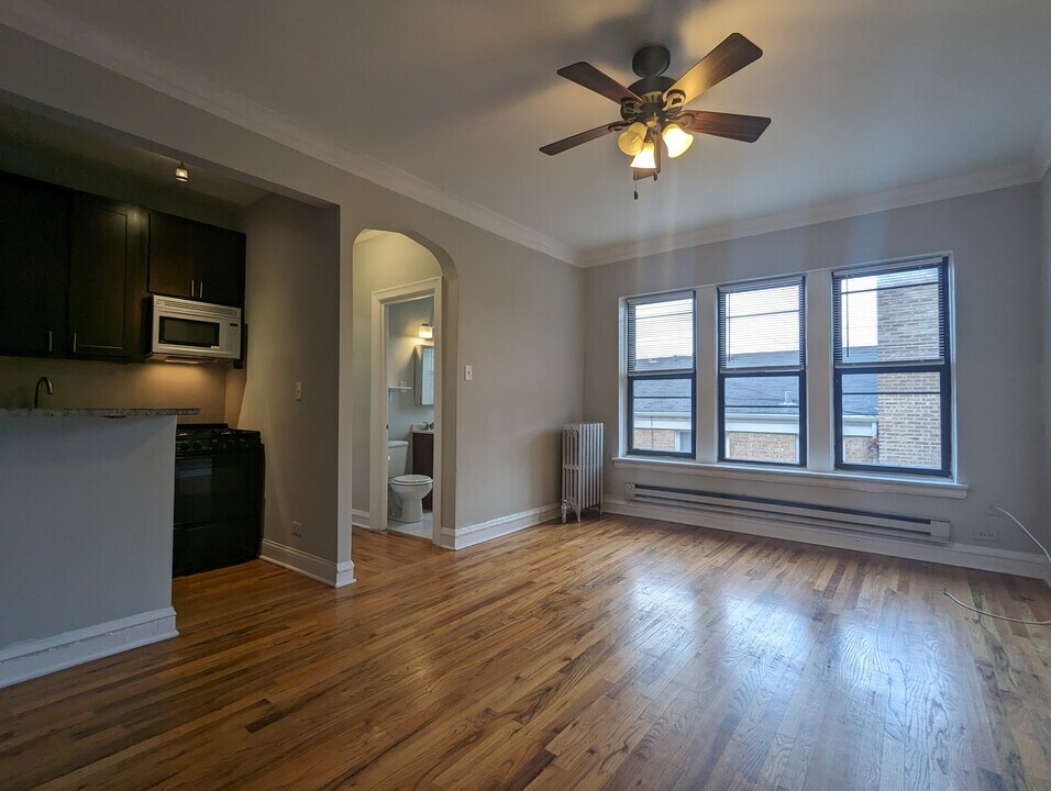 4610 N Paulina St, Unit 4614-311 in Chicago, IL - Building Photo