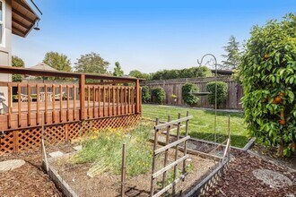 1521 Genesis Ct in Rohnert Park, CA - Building Photo - Building Photo