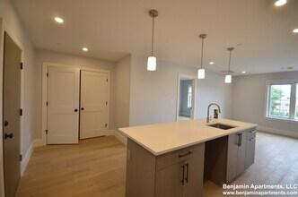 418 Market St, Unit 306 in Boston, MA - Building Photo - Building Photo