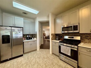 1208 Leah Ln in Round Rock, TX - Building Photo - Building Photo