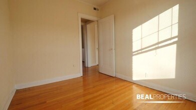 1202 W Wellington Ave in Chicago, IL - Building Photo - Building Photo