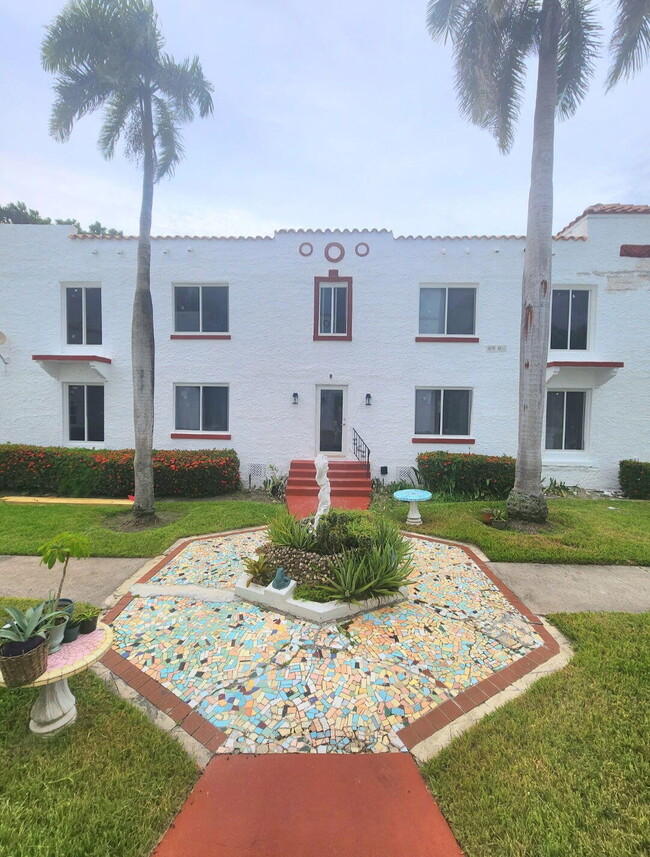 property at 817 Tyler St