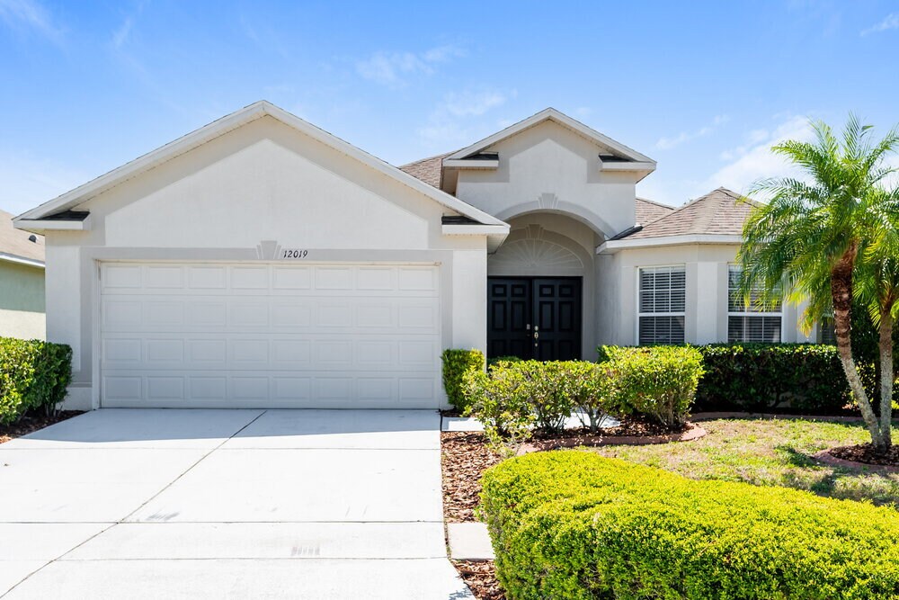 12019 Butler Woods Cir in Riverview, FL - Building Photo