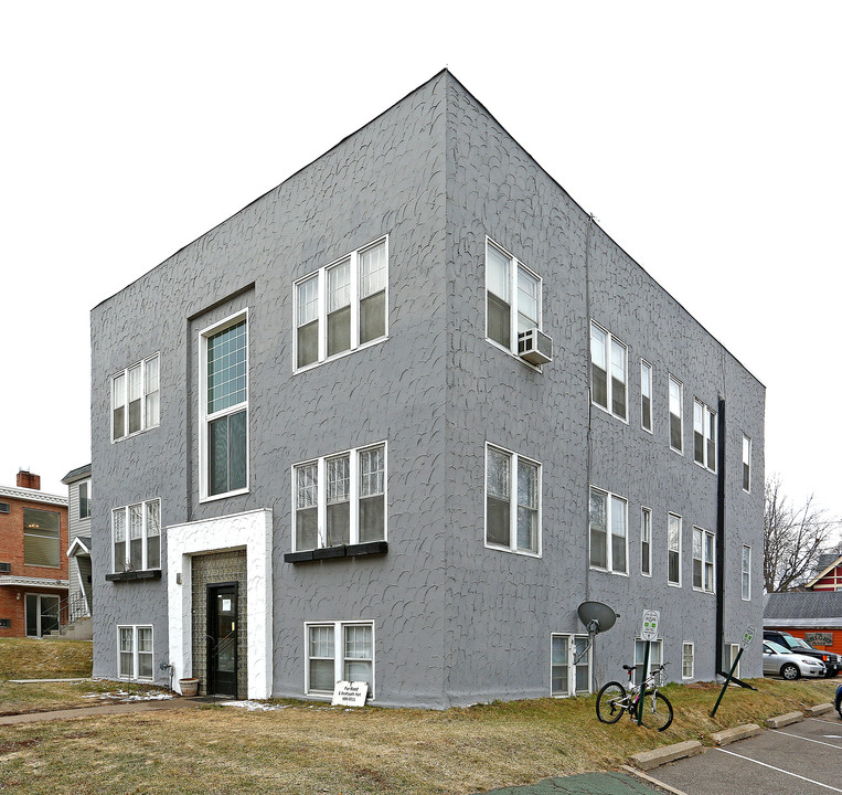 1532 Grand Ave in St. Paul, MN - Building Photo