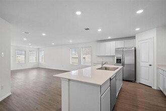 5111 Sunvalley Bend Dr in Katy, TX - Building Photo - Building Photo