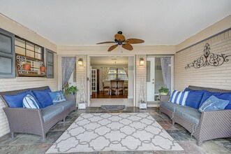 5556 Floral Ave in Jacksonville, FL - Foto de edificio - Building Photo