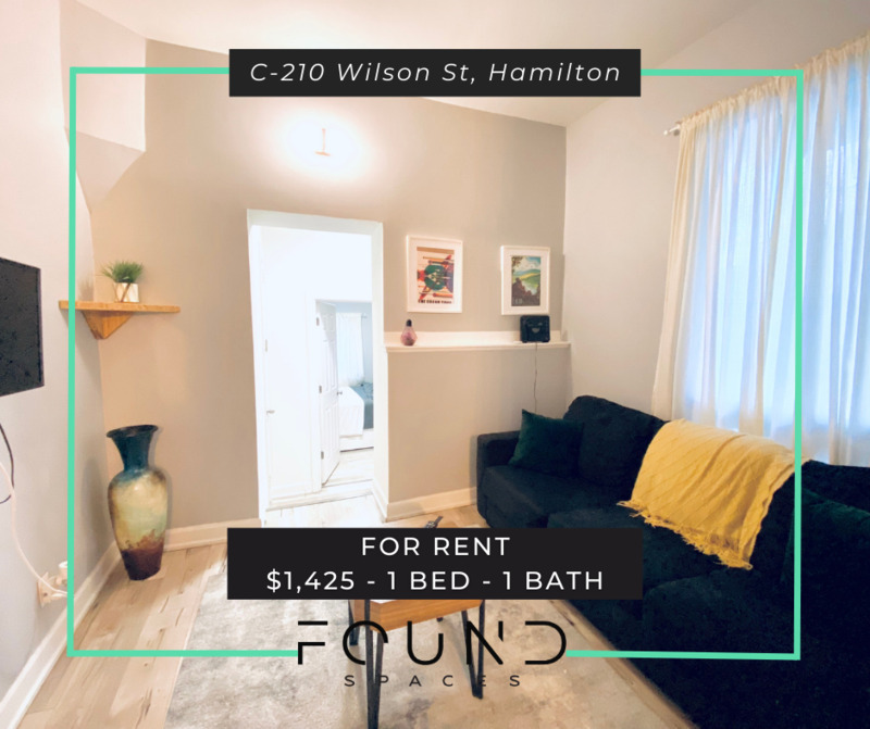 210 Wilson St in Hamilton, ON - Building Photo
