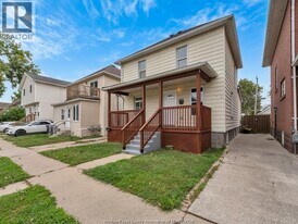 1046 Albert Rd in Windsor, ON - Building Photo