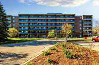 Royal Towne in Guelph, ON - Building Photo - Building Photo