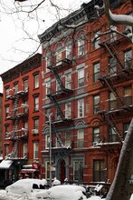 95 E 7th St in New York, NY - Foto de edificio - Building Photo