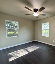 196 County Rd 483 in Lott, TX - Building Photo - Building Photo