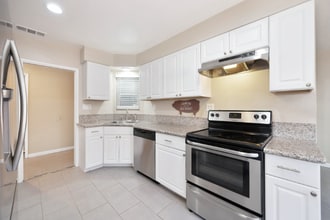 720 Ramona Ave in Modesto, CA - Building Photo - Building Photo