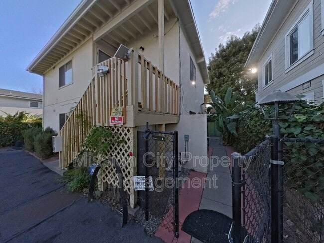 property at 1421 Bath St