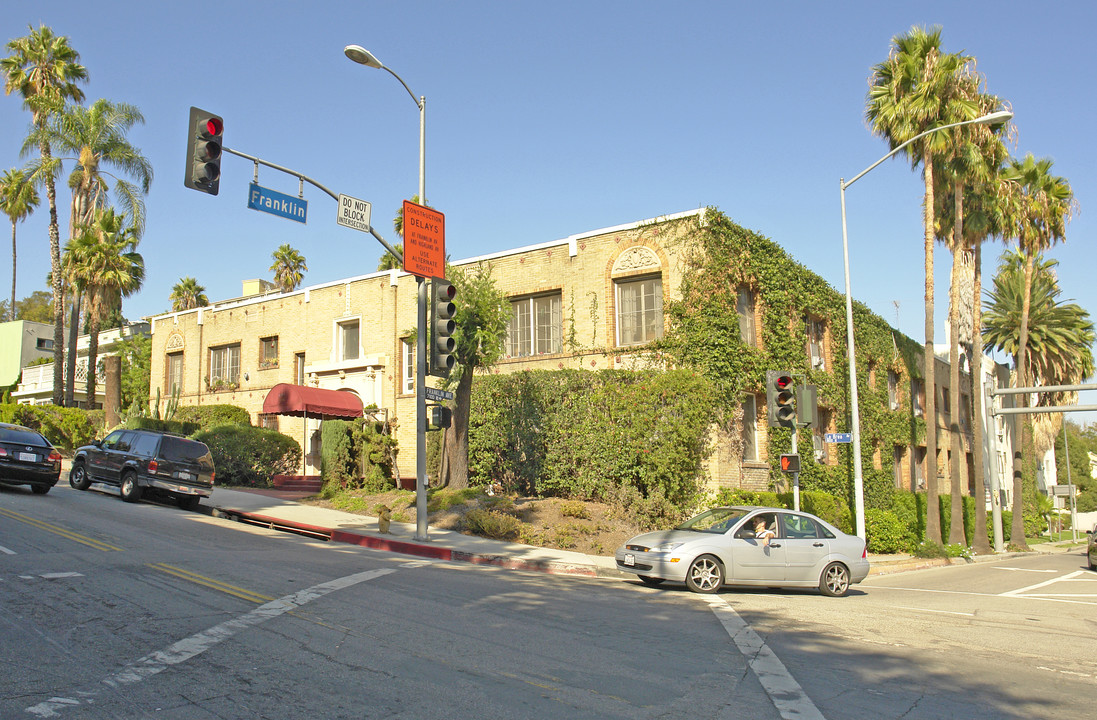 1800 North La Brea Ave in Los Angeles, CA - Building Photo