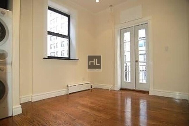 E 35TH ST., Unit 65 in New York, NY - Building Photo - Building Photo