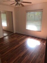 2808 W Azeele St, Unit 117 in Tampa, FL - Foto de edificio - Building Photo