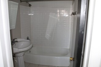 1051 Hunter Ave in Columbus, OH - Building Photo - Building Photo