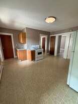209-209 Glen St in New Britain, CT - Building Photo